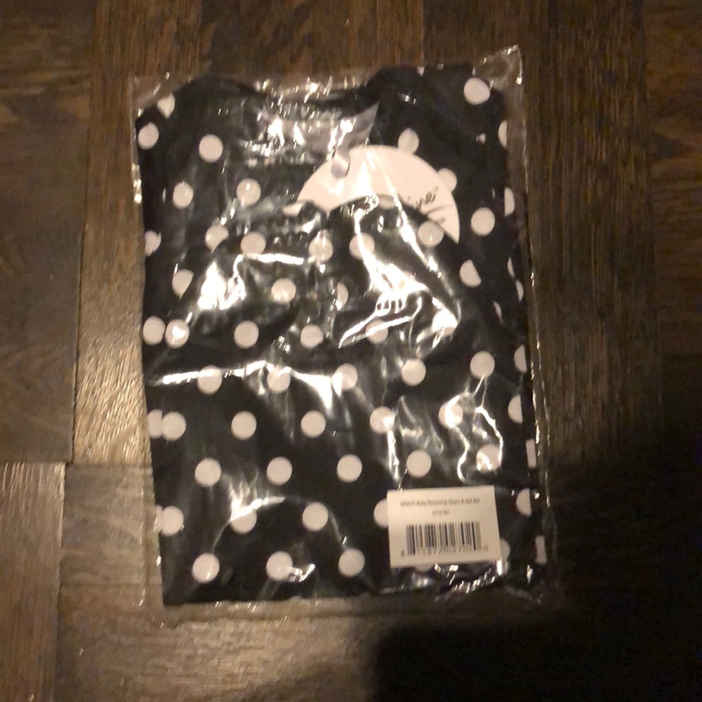 Gownie receiving set. Gownie and hat